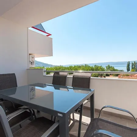 Apartment Mira- *