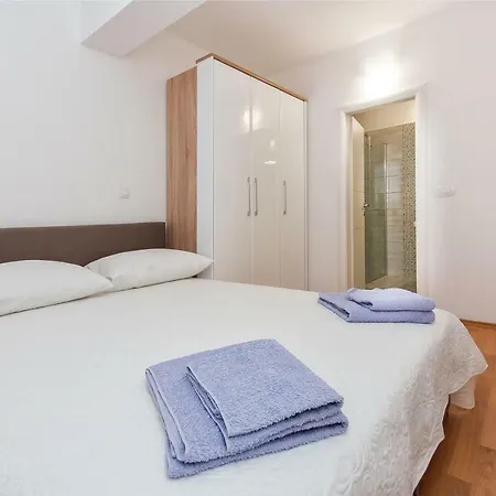 Apartment Mira-