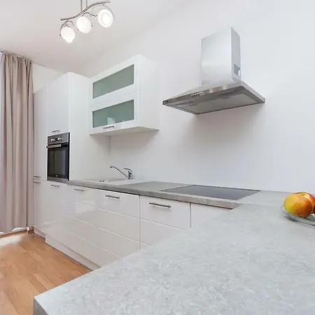 Apartment Mira- Omis